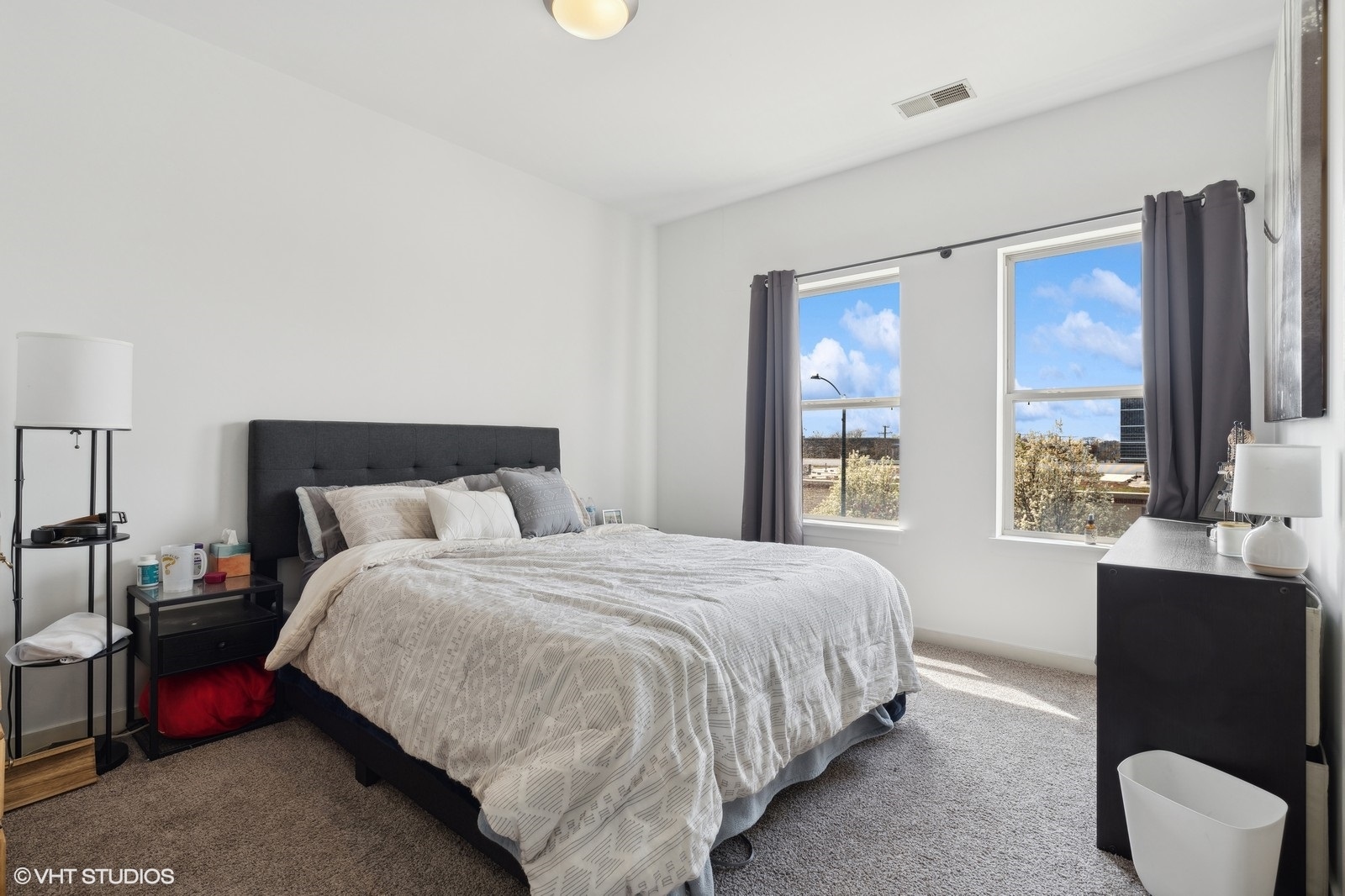 1155 W ROOSEVELT Road Unit: 302