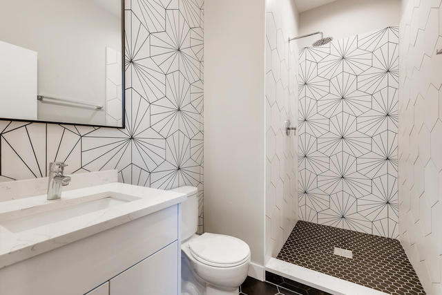 1040 N Wood Street Unit: 2