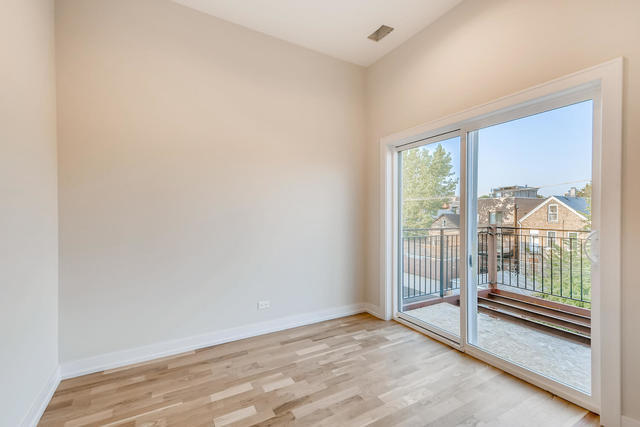 1040 N Wood Street Unit: 2