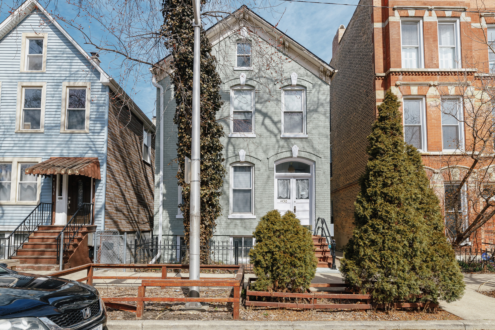 1430 W Superior Street Unit: 1R