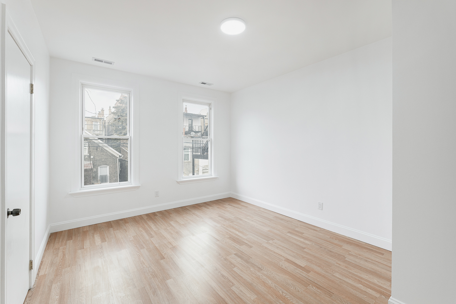 1430 W Superior Street Unit: 1R