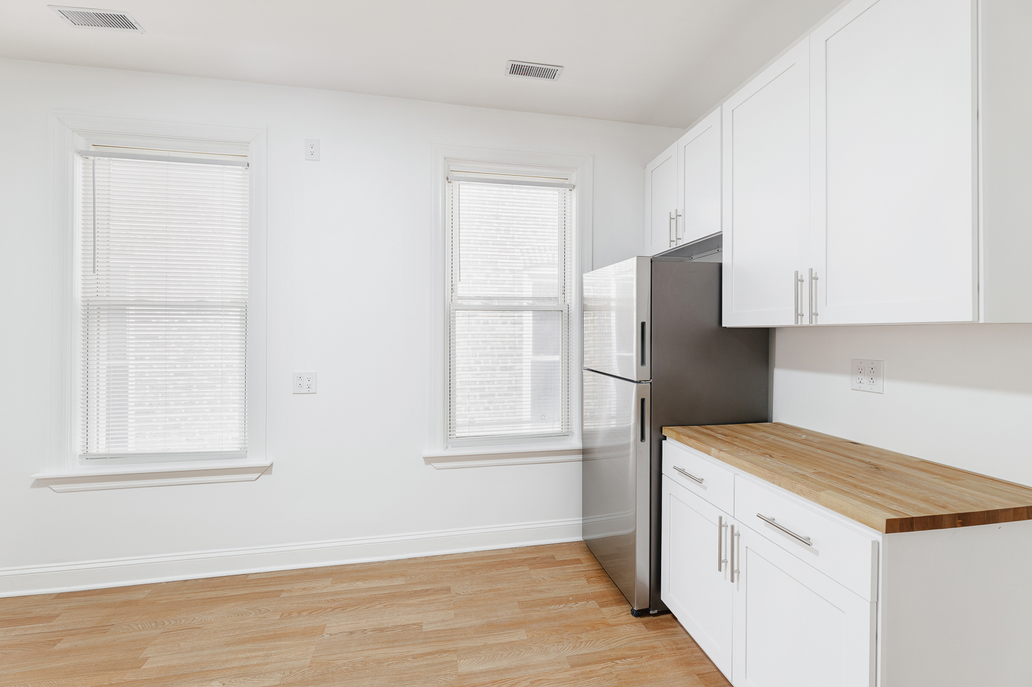 1430 W Superior Street Unit: 1R