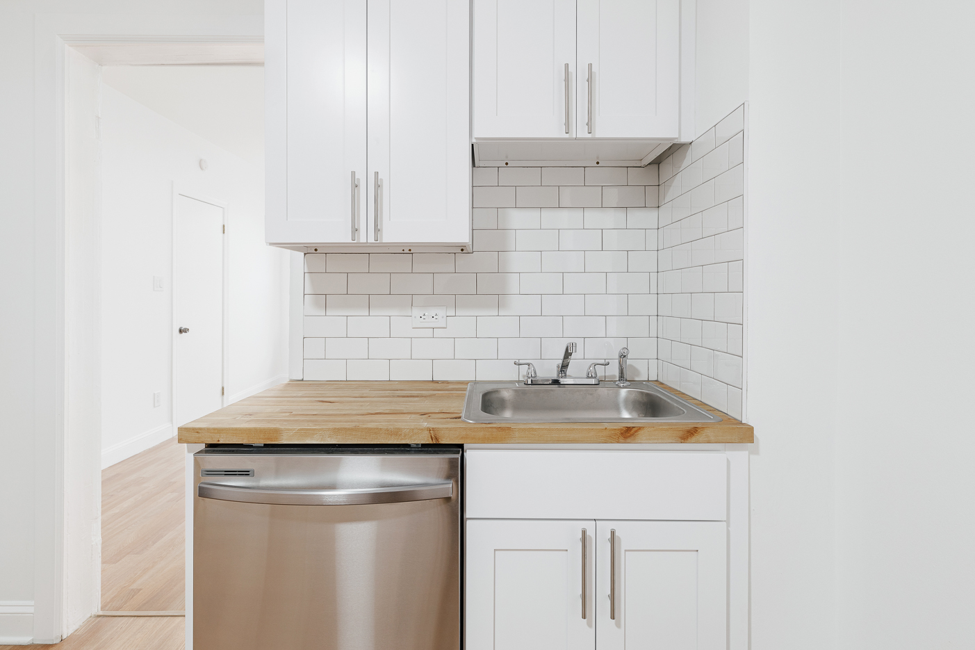 1430 W Superior Street Unit: 1R