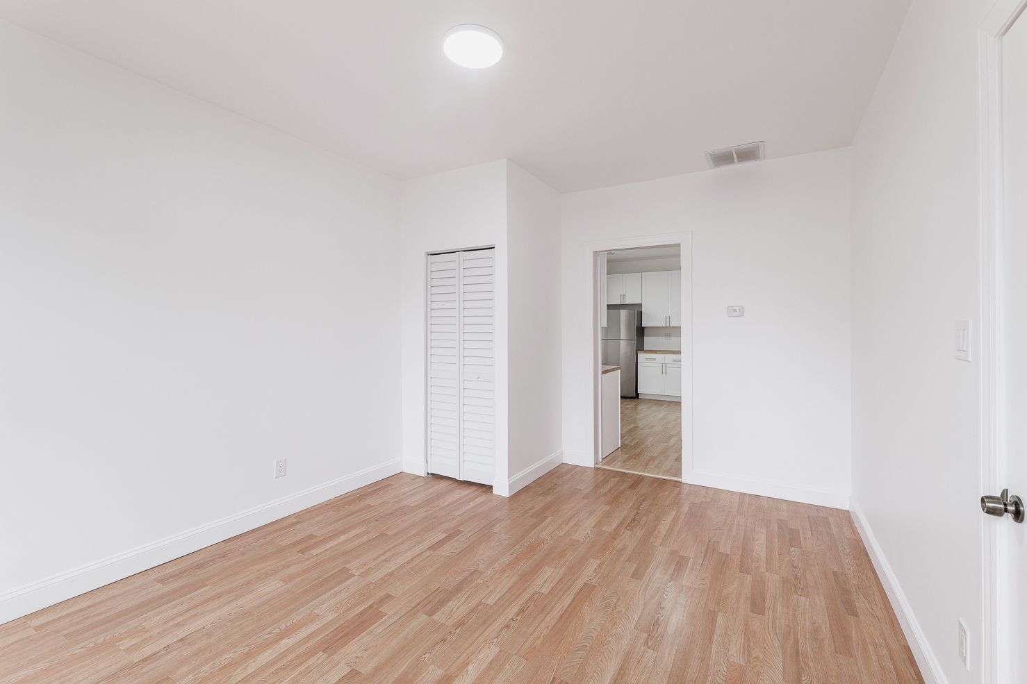 1430 W Superior Street Unit: 1R