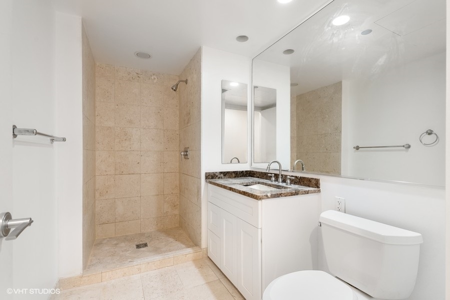 60 E Monroe Street Unit: 3208