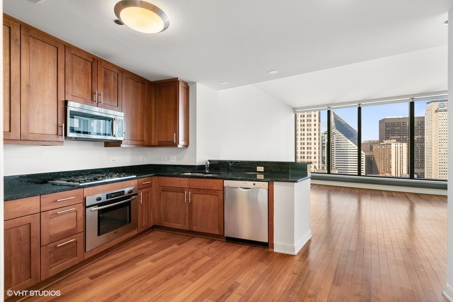 60 E Monroe Street Unit: 3208