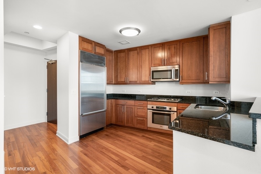 60 E Monroe Street Unit: 3208