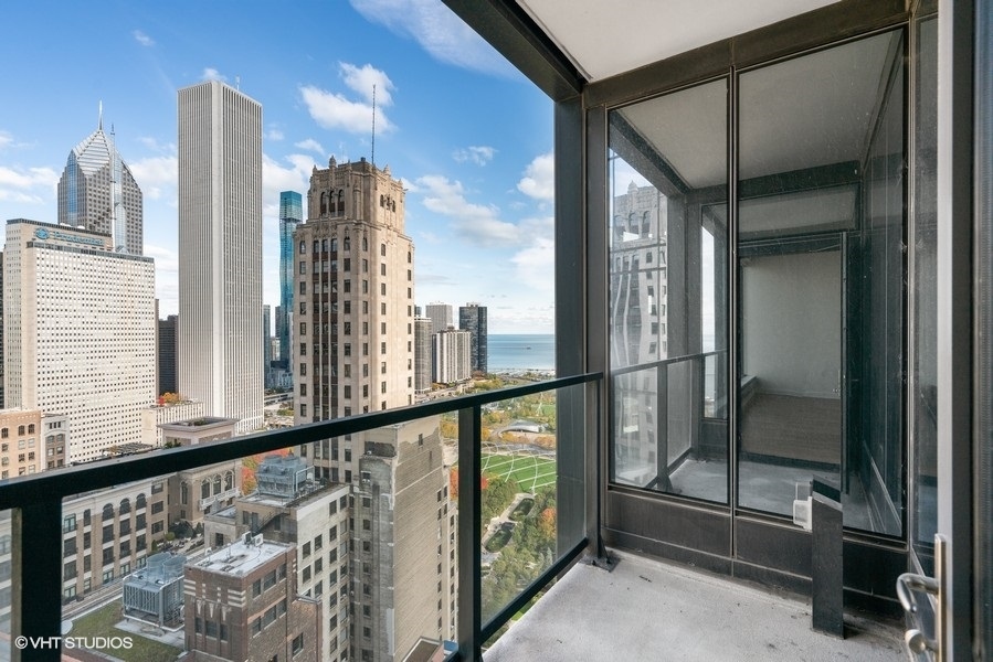 60 E Monroe Street Unit: 3208