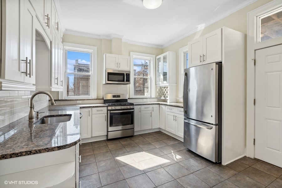 722 S Laflin Street Unit: 3