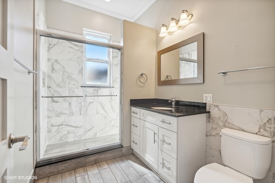 722 S Laflin Street Unit: 3