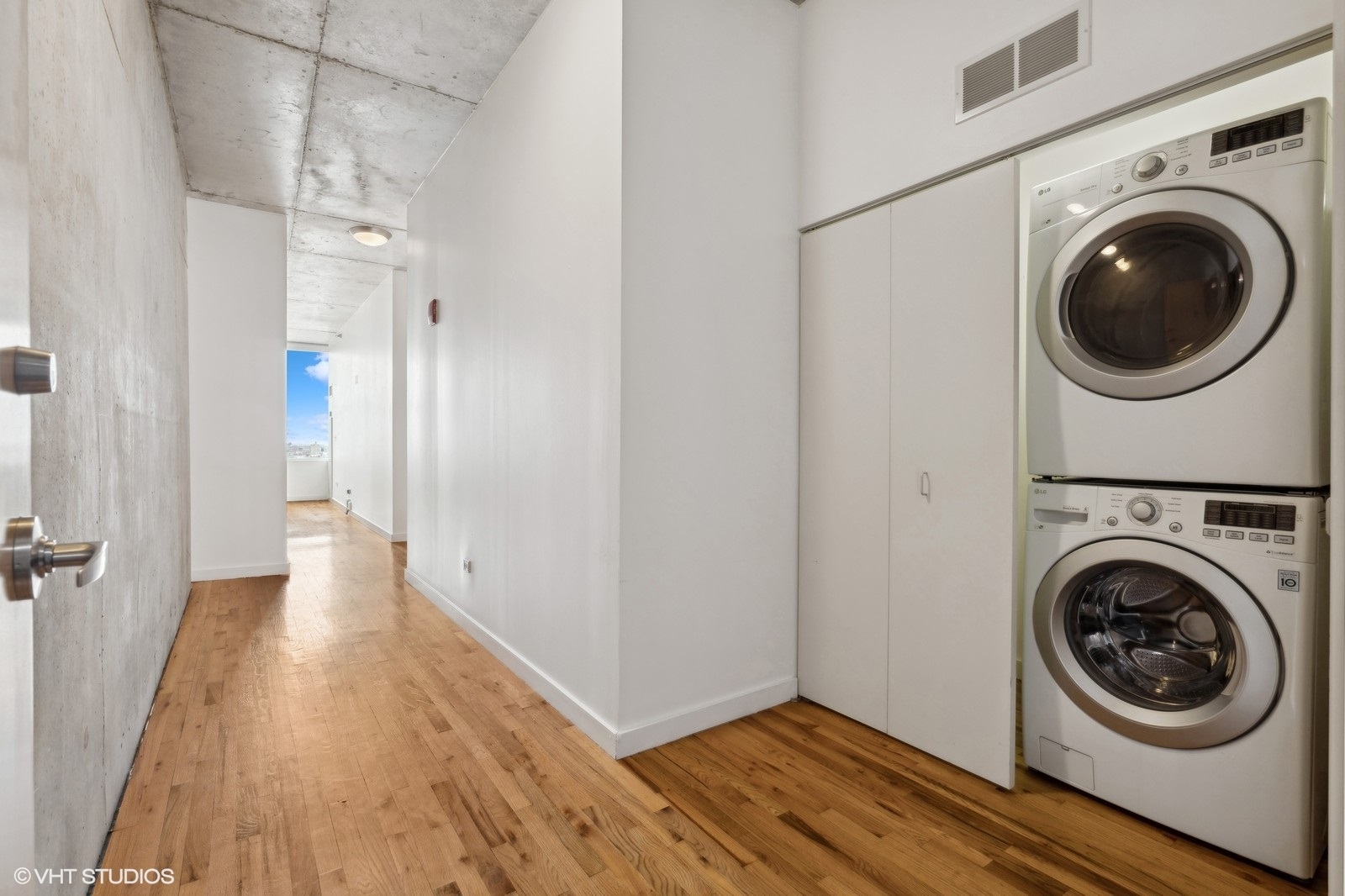 1720 S Michigan Avenue Unit: 1617