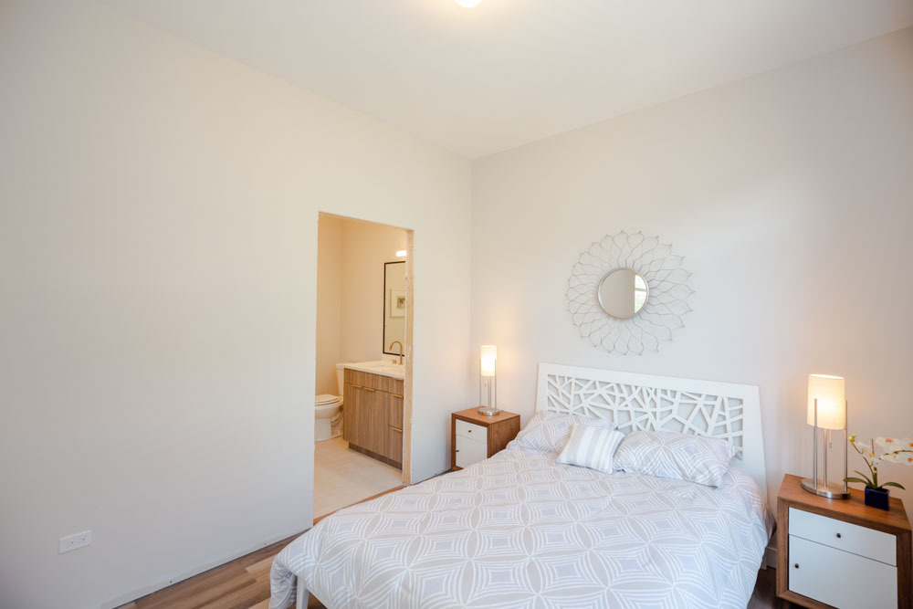 1348 W Roscoe Street Unit: 209