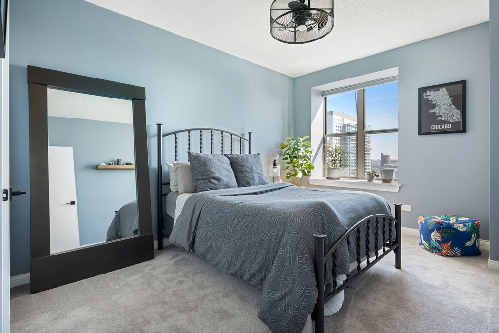 1717 S Prairie Avenue Unit: 2007