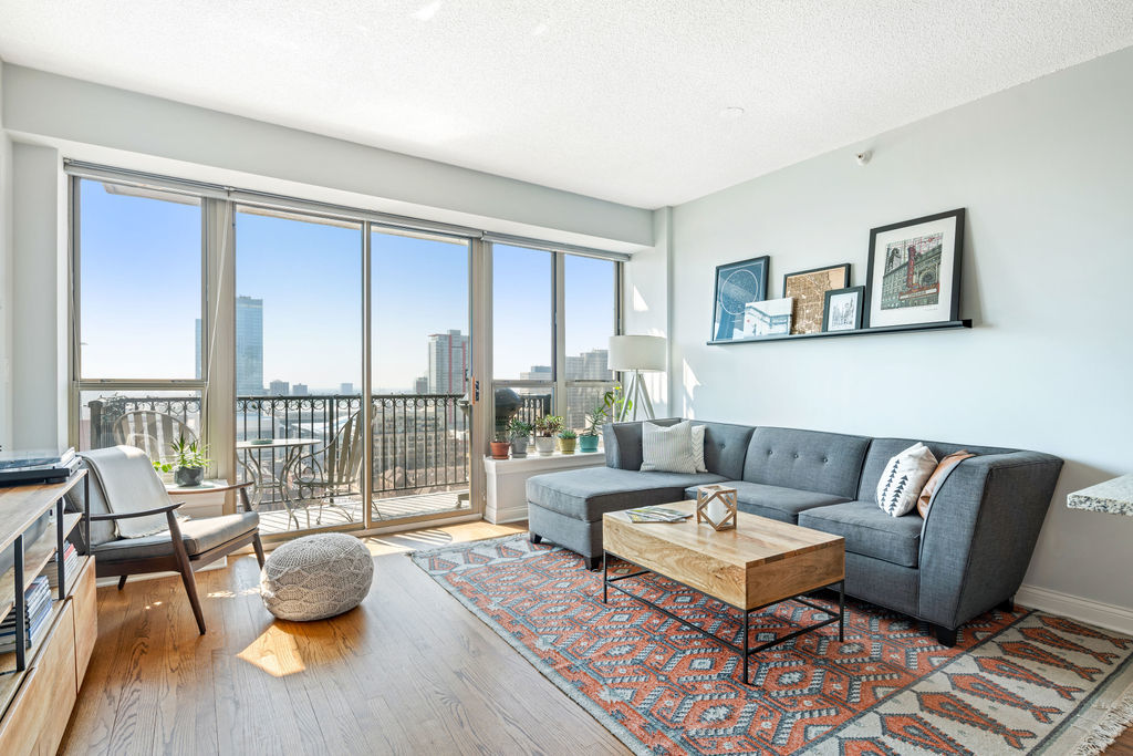 1717 S Prairie Avenue Unit: 2007