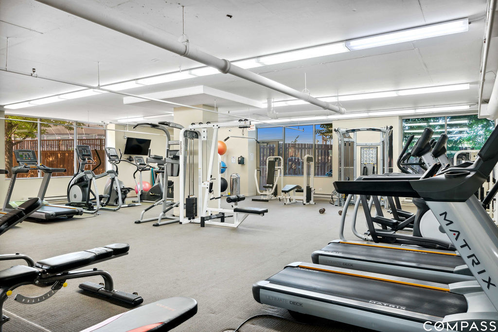 1717 S Prairie Avenue Unit: 2007