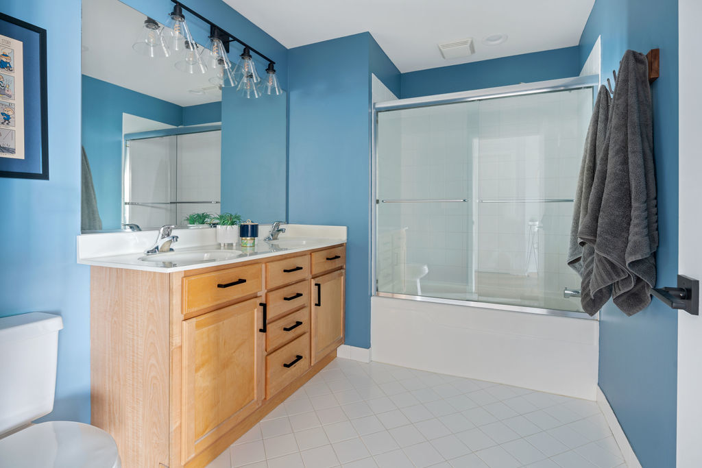 1717 S Prairie Avenue Unit: 2007