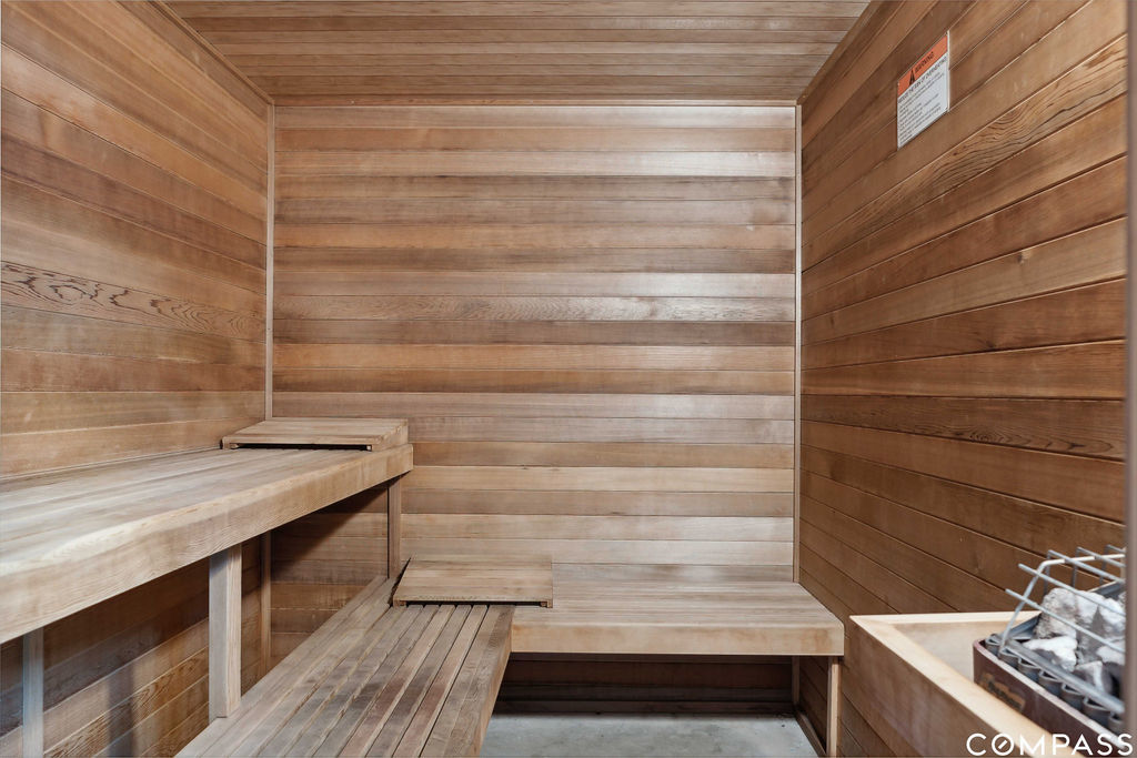 1717 S Prairie Avenue Unit: 2007