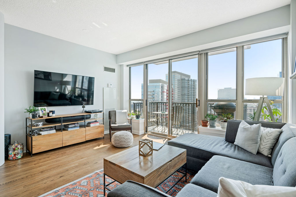 1717 S Prairie Avenue Unit: 2007