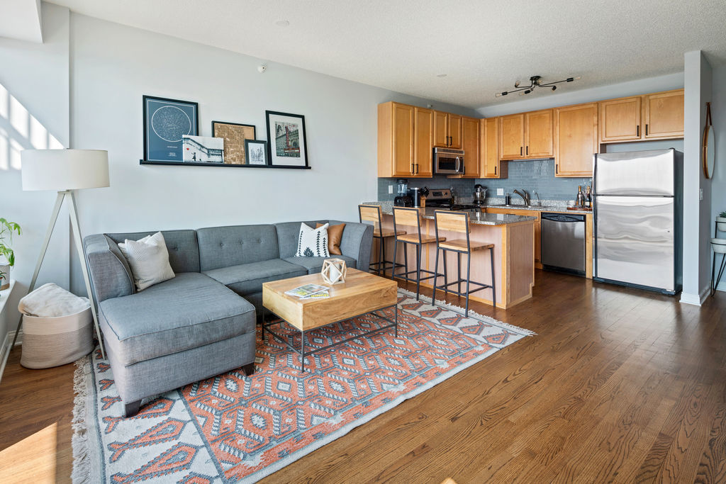 1717 S Prairie Avenue Unit: 2007