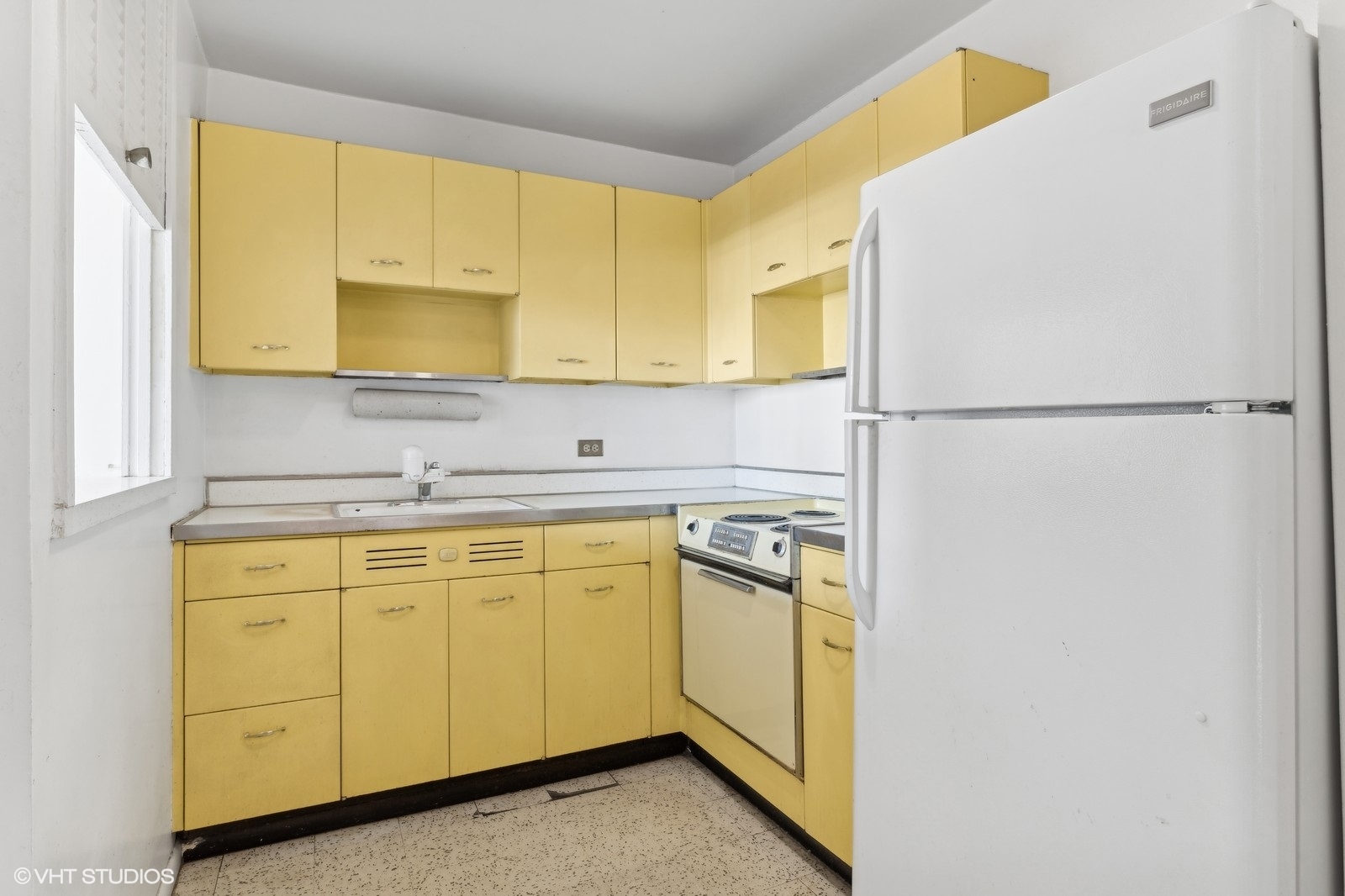 1460 N Sandburg Terrace Unit: 508