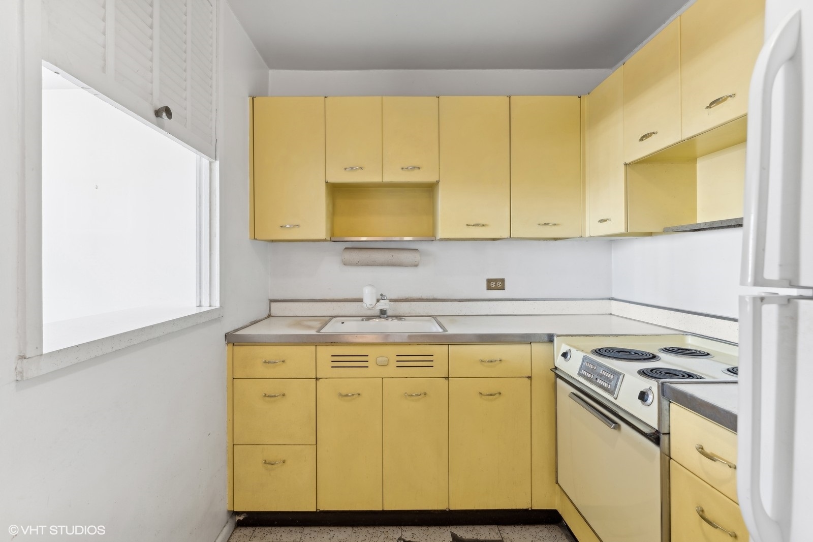 1460 N Sandburg Terrace Unit: 508