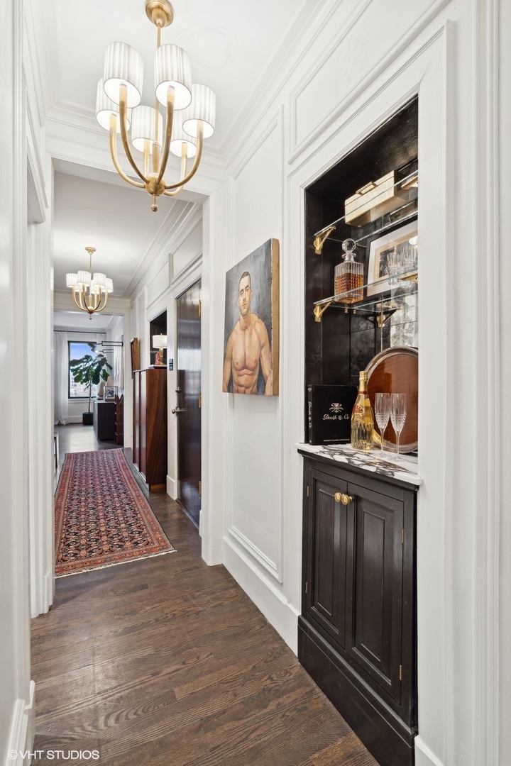 1050 W Balmoral Avenue Unit: 6E