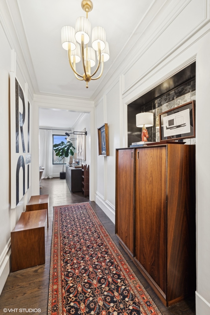 1050 W Balmoral Avenue Unit: 6E