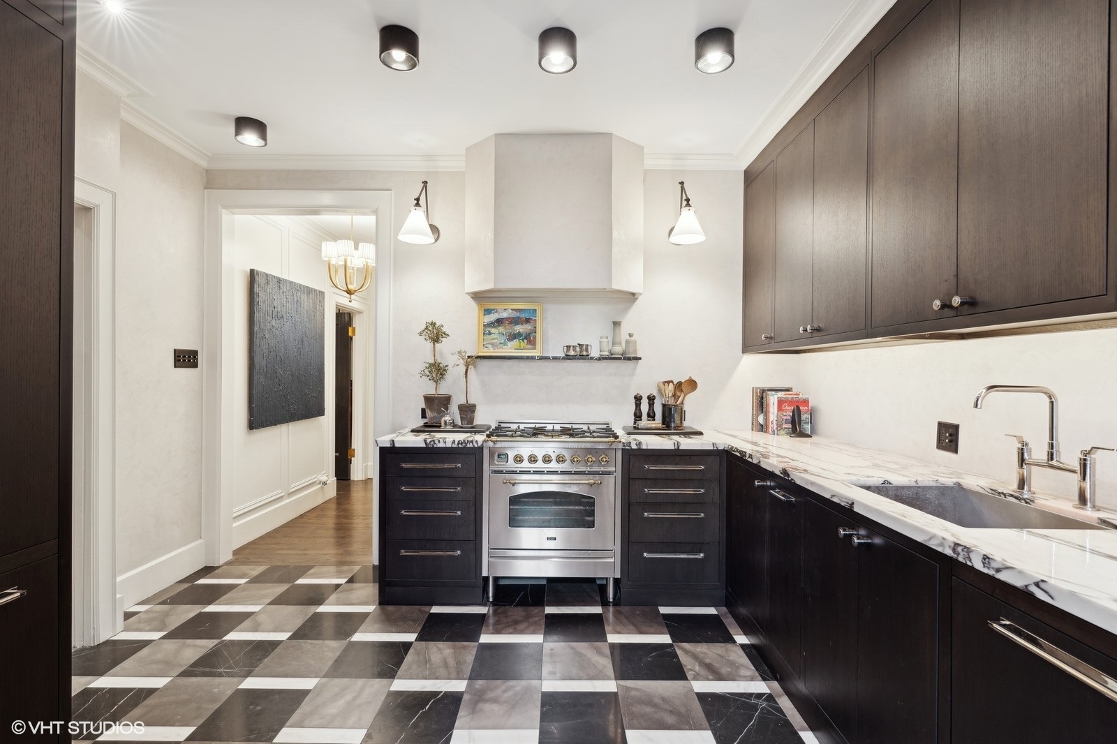 1050 W Balmoral Avenue Unit: 6E