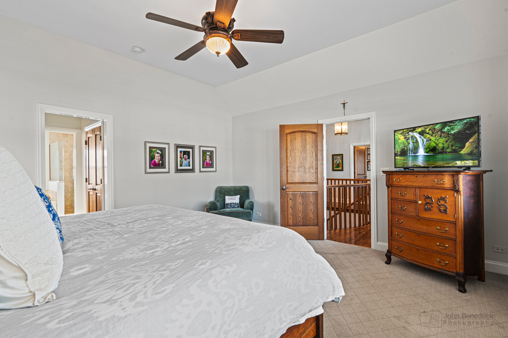 5718 Ridgewood Drive
