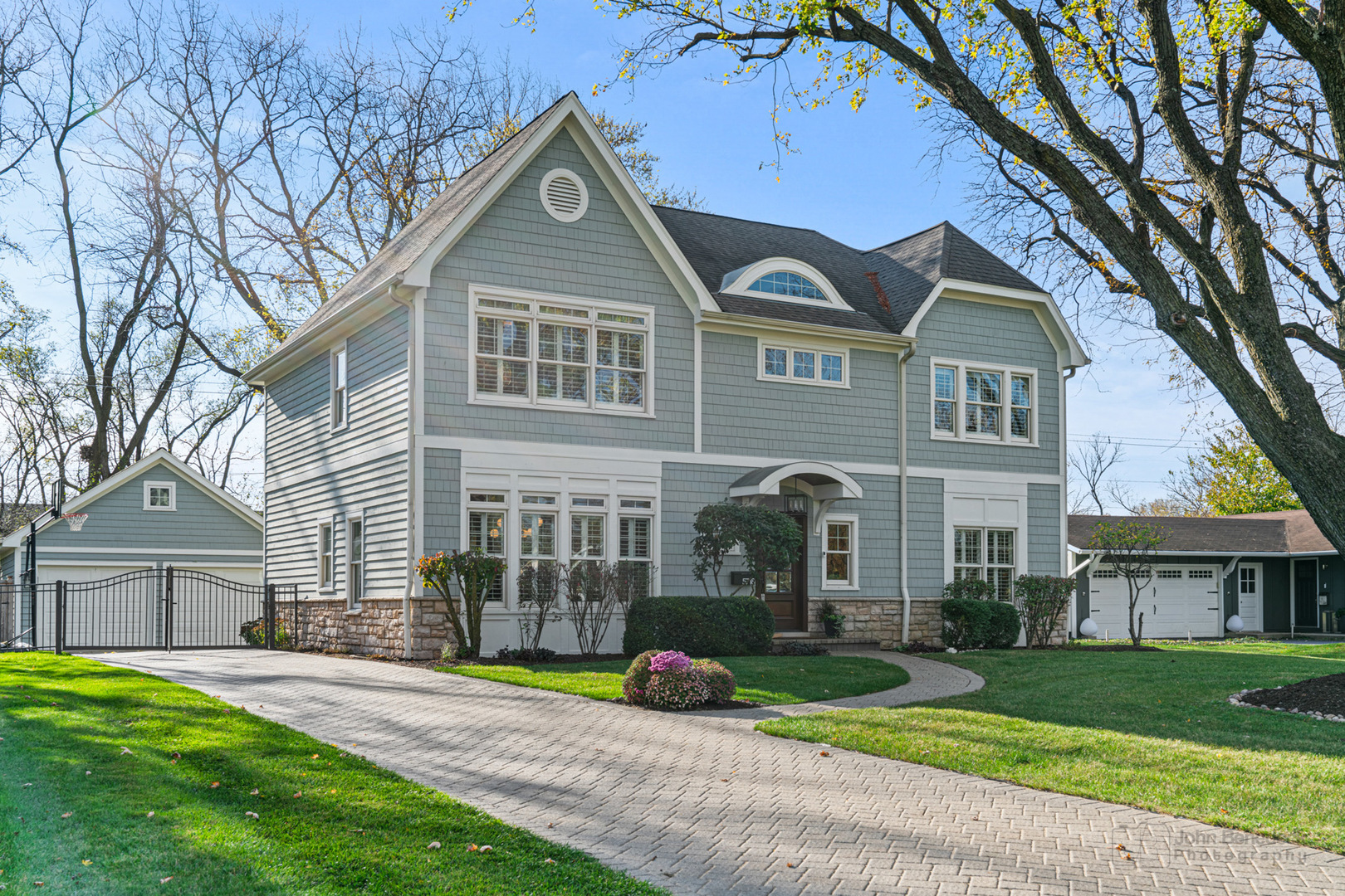 5718 Ridgewood Drive