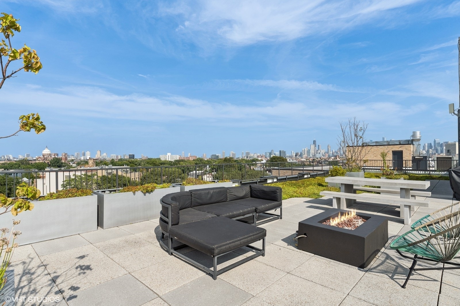 1647 N Milwaukee Avenue Unit: 403