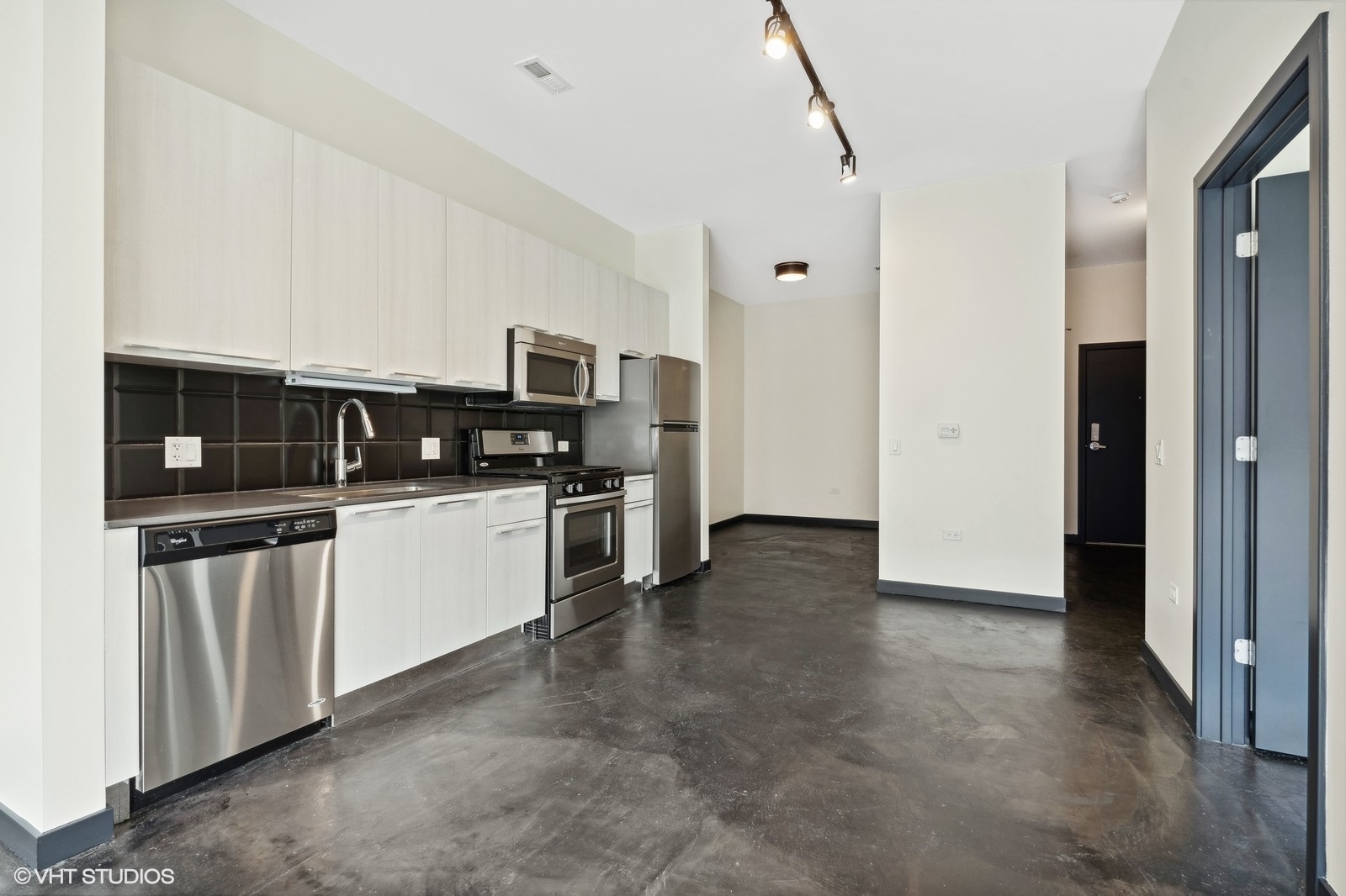 1647 N Milwaukee Avenue Unit: 403