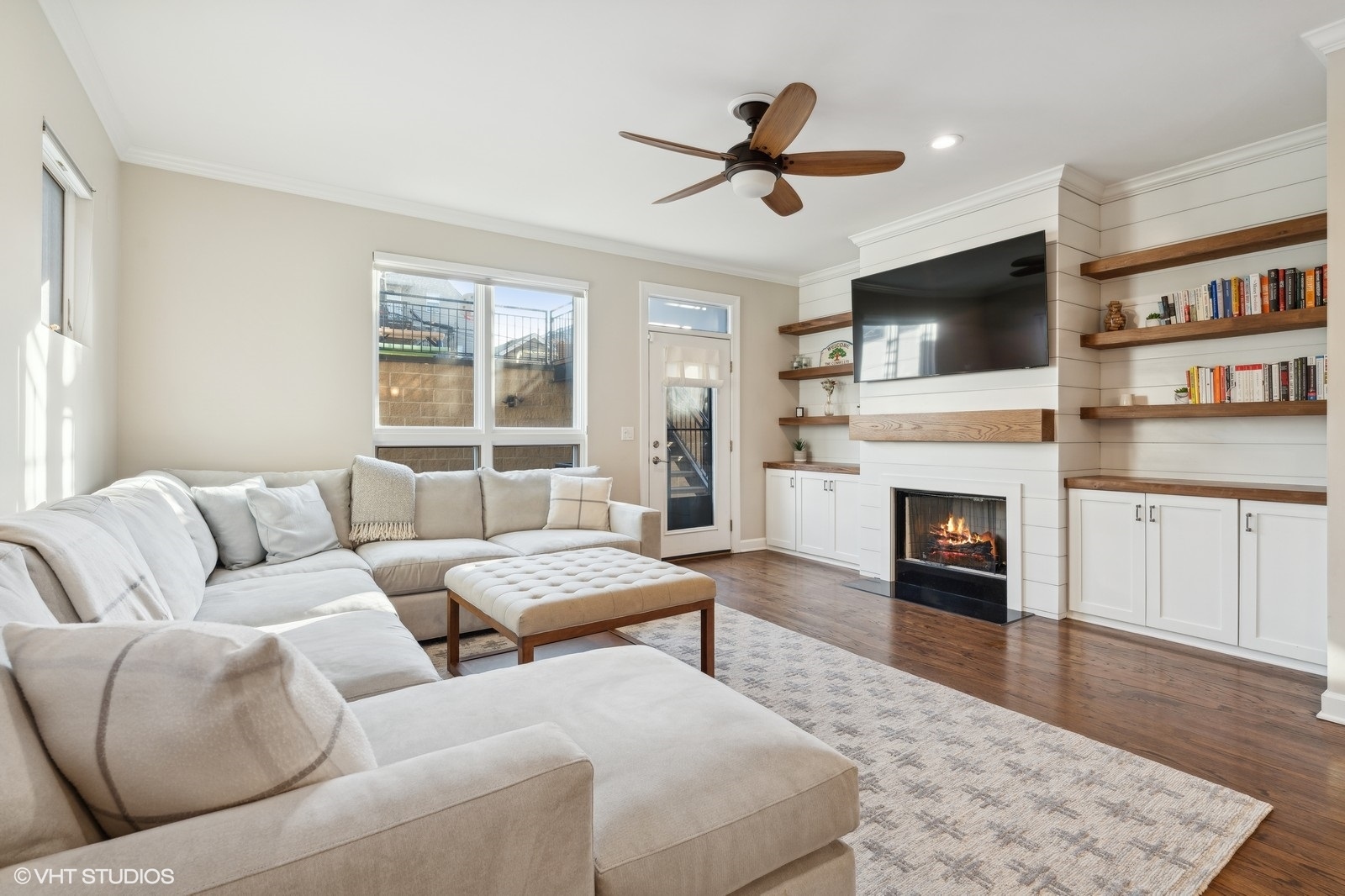 2233 W Lyndale Street Unit: A