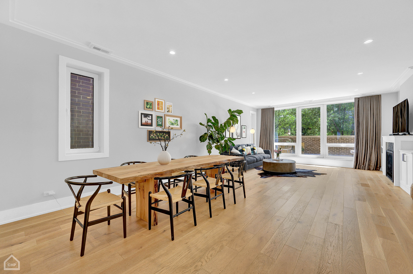 1522 W Thomas Street Unit: 3