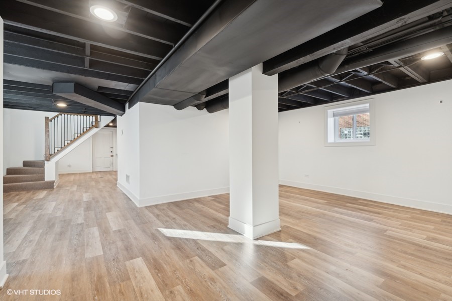 2133 W 108th Place