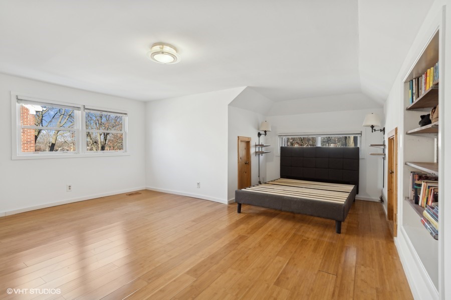 2133 W 108th Place