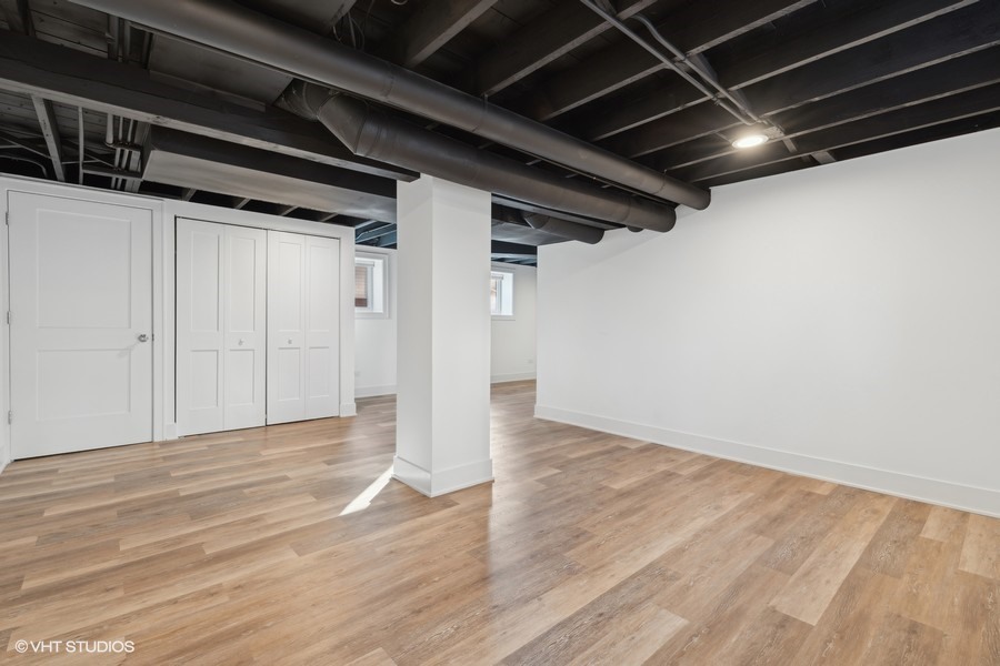 2133 W 108th Place