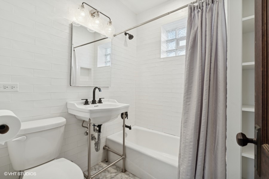 2133 W 108th Place