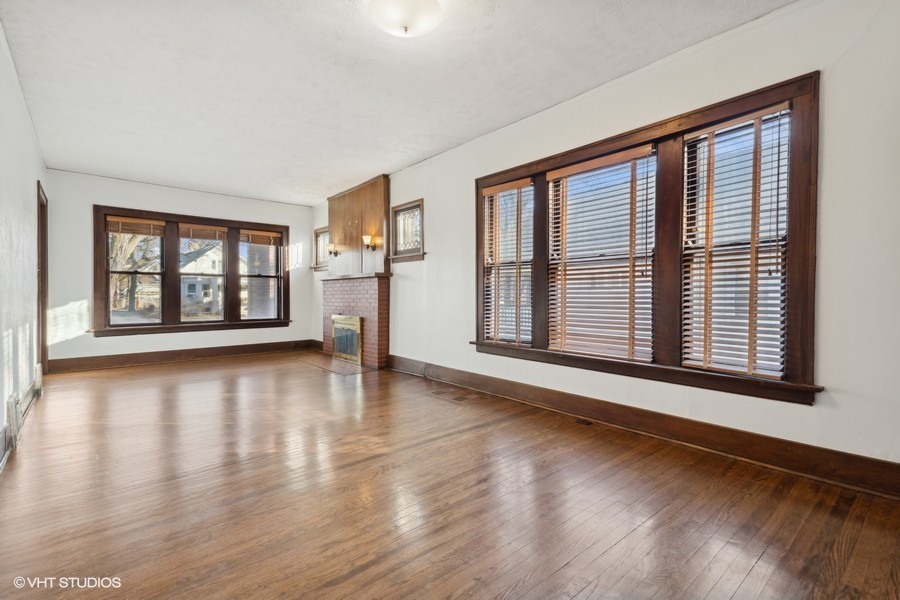2133 W 108th Place
