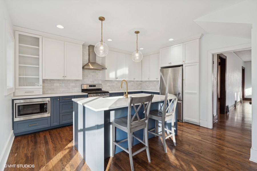 2133 W 108th Place