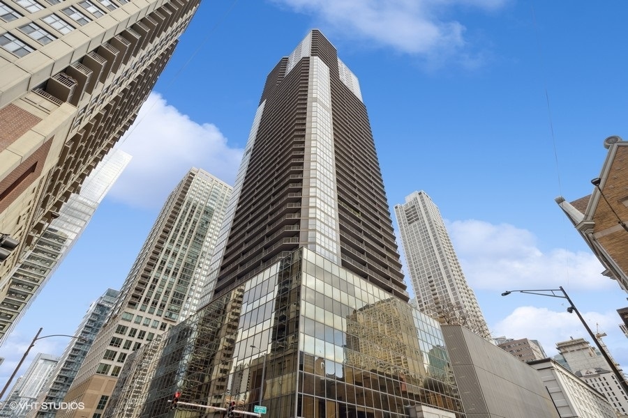 10 E ONTARIO Street Unit: 4103