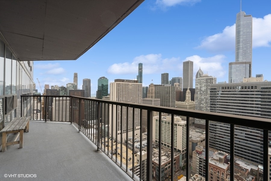 10 E ONTARIO Street Unit: 4103