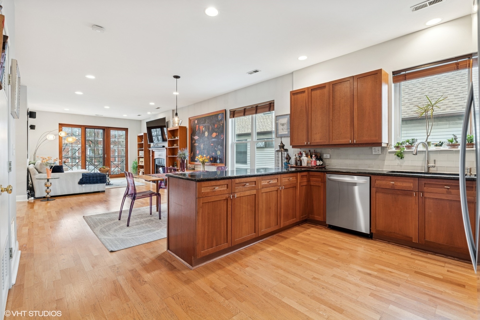 2327 W Medill Avenue Unit: 2