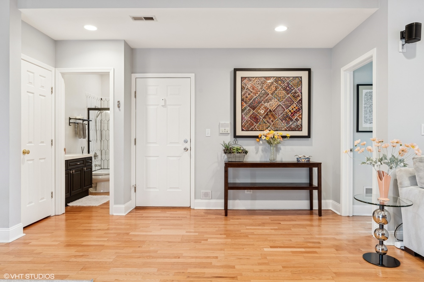 2327 W Medill Avenue Unit: 2