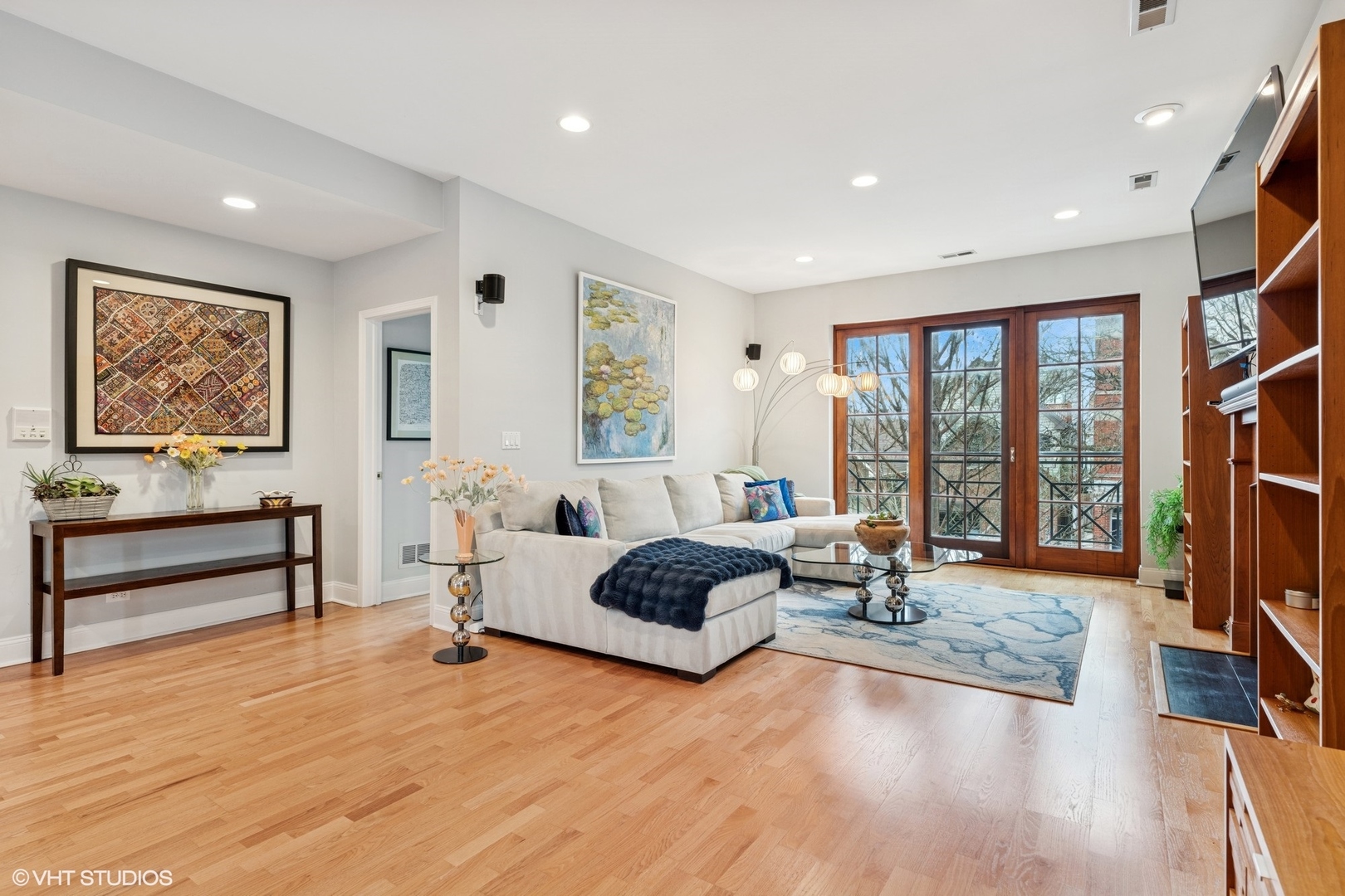 2327 W Medill Avenue Unit: 2