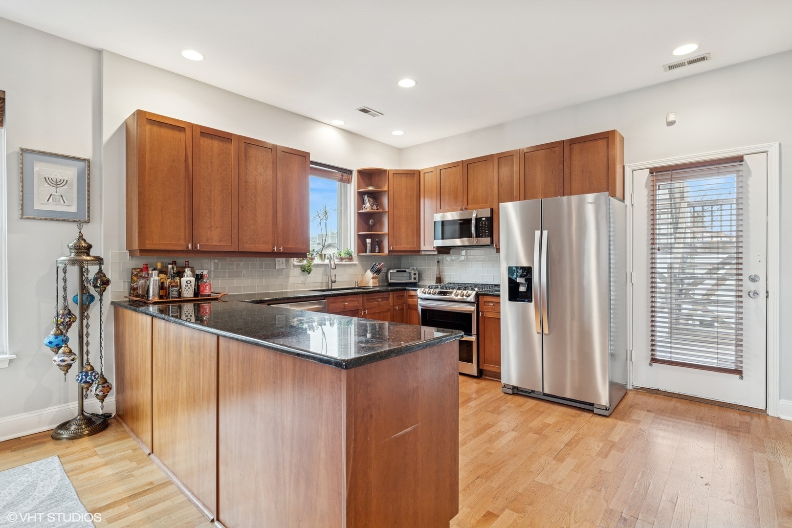 2327 W Medill Avenue Unit: 2