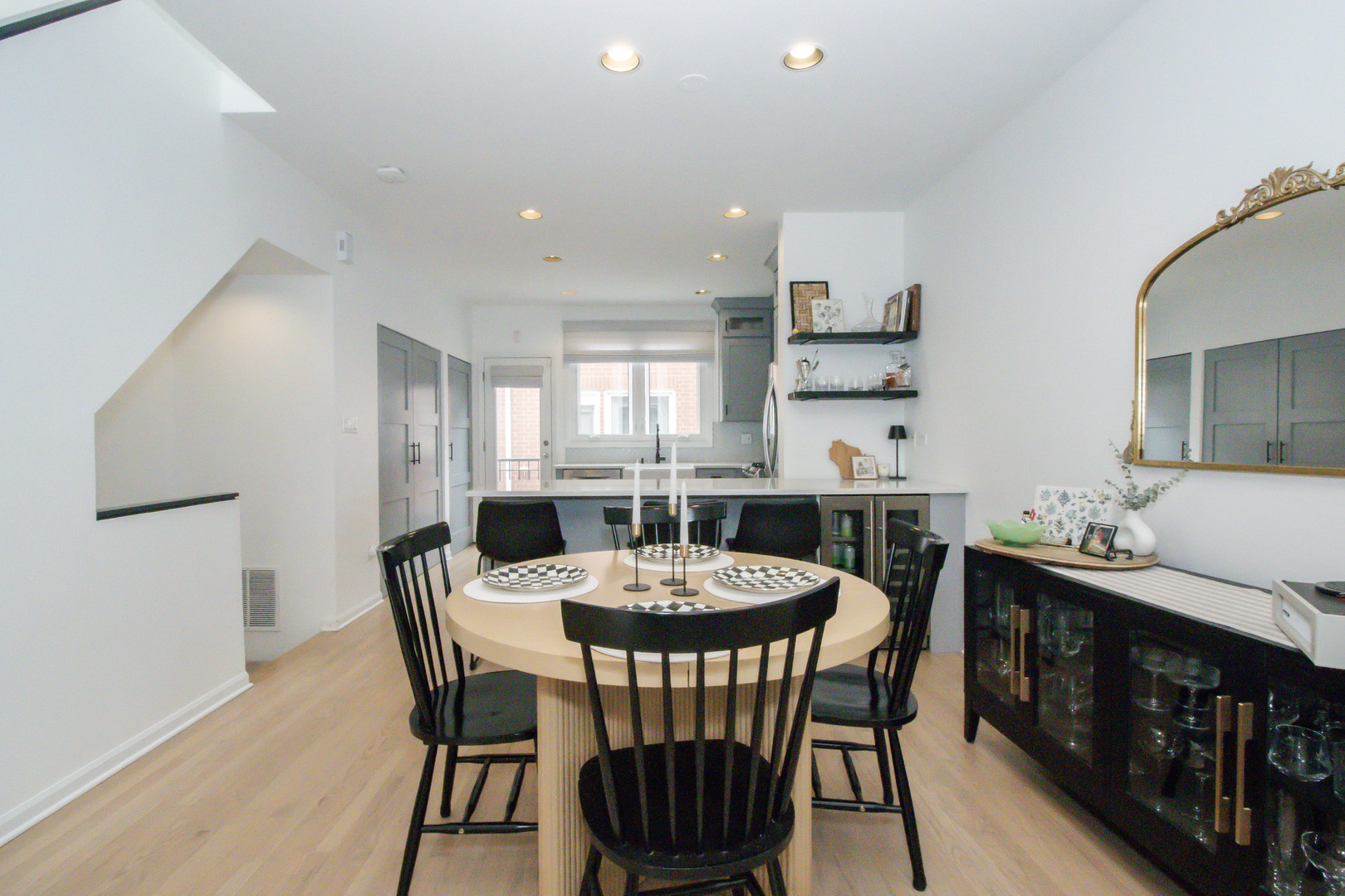 2809 N Wolcott Avenue Unit: D