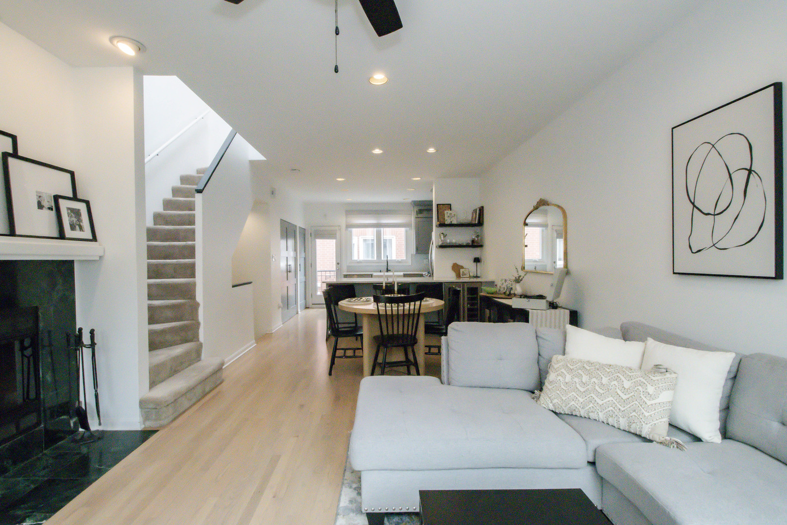 2809 N Wolcott Avenue Unit: D