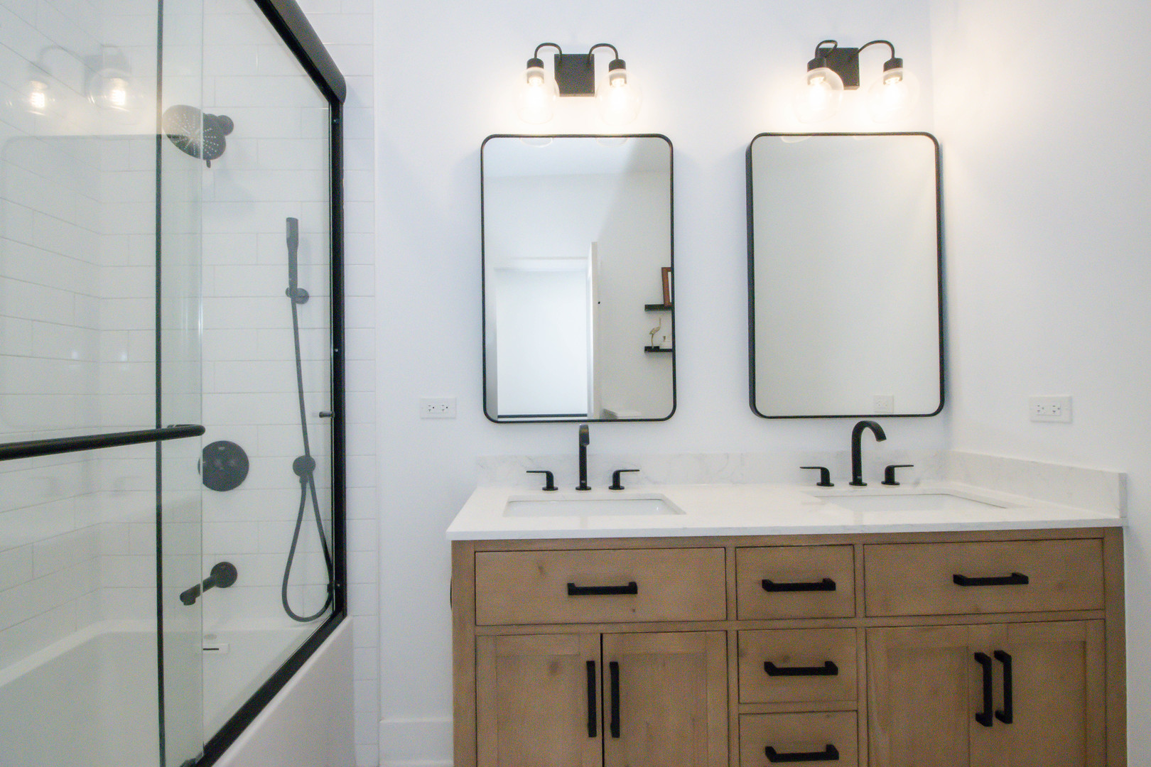 2809 N Wolcott Avenue Unit: D