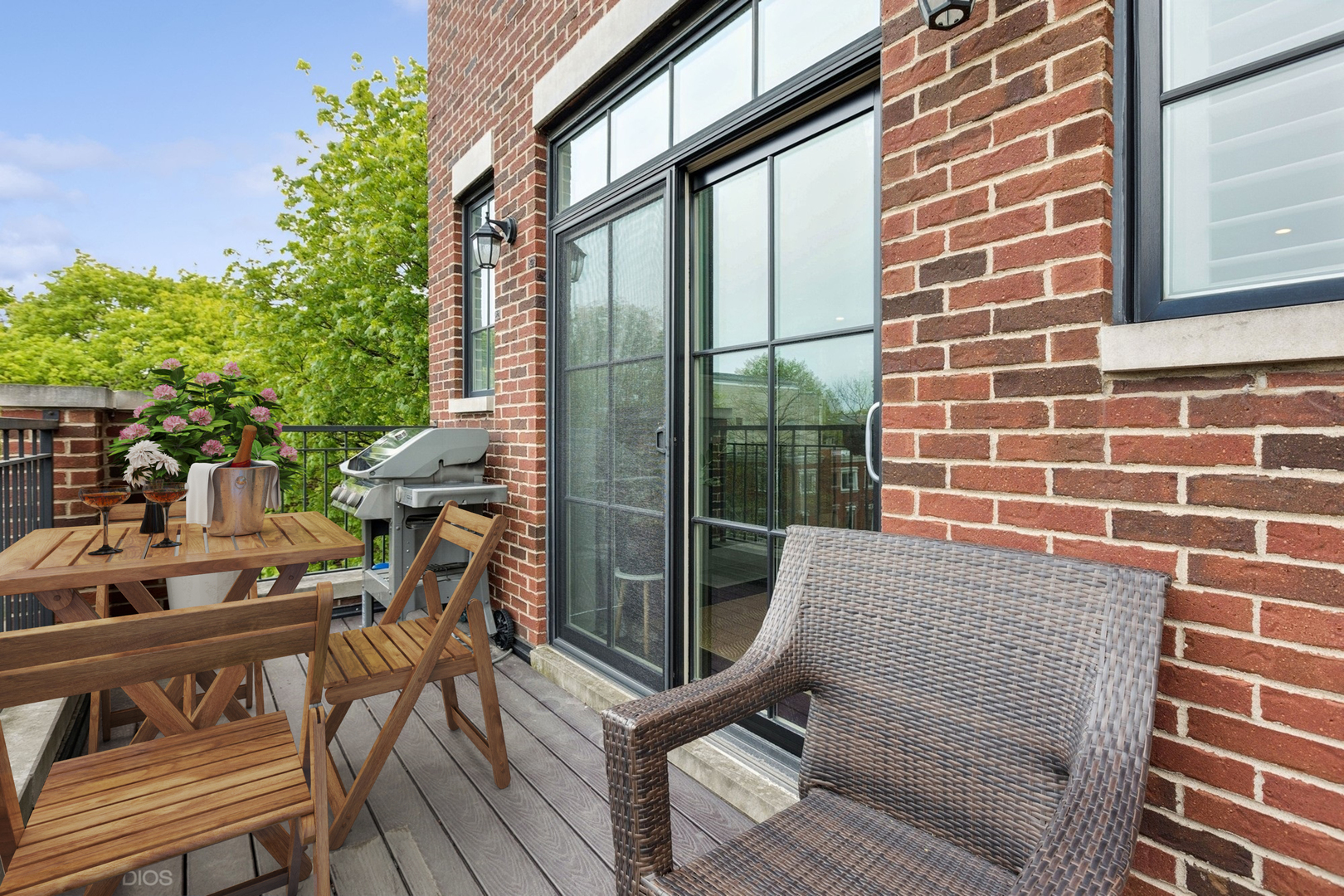 2700 N Wayne Avenue Unit: 3S